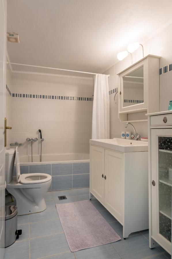 Avelia Blue Appartement Asprogerakata Buitenkant foto